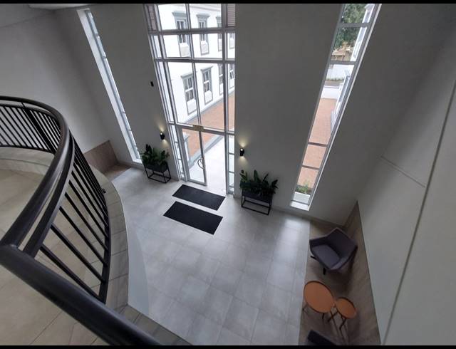 416M² OFFICE TO LET IN LYME PARK